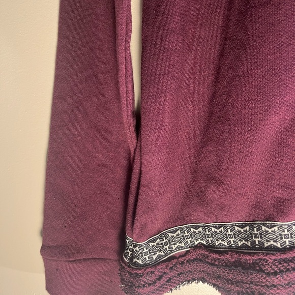 NWT Jolt Sweatshirt with Embroidery on the top shoulders and around bottom Small - Picture 4 of 6